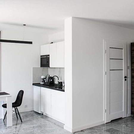 Apartament Black-Niska Z Garazem Podziemnym Kielce Buitenkant foto